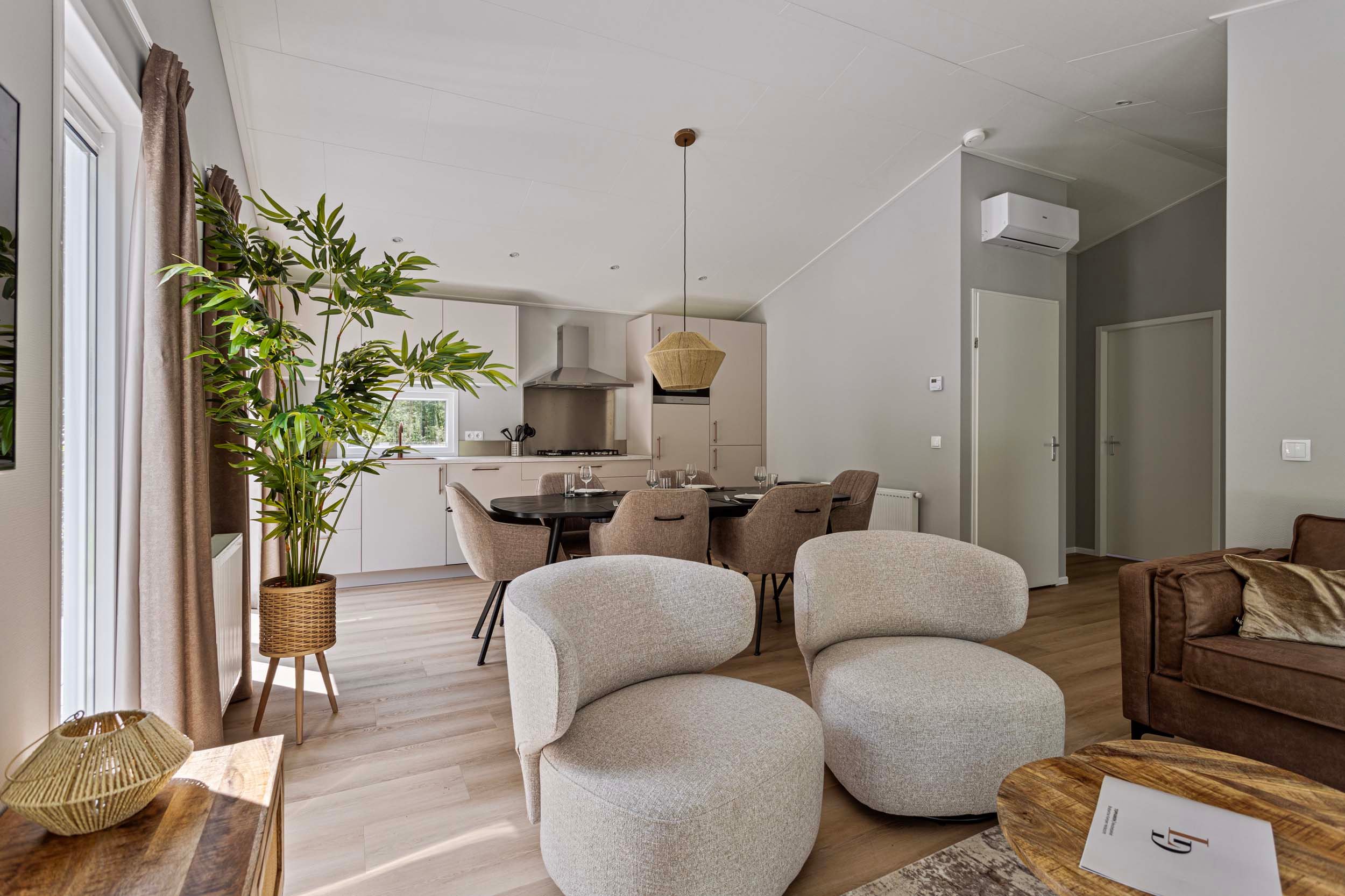 Resort de Brabantse Kempen - Heidehoeve 4 persons - 207 - Interior - Living room -3